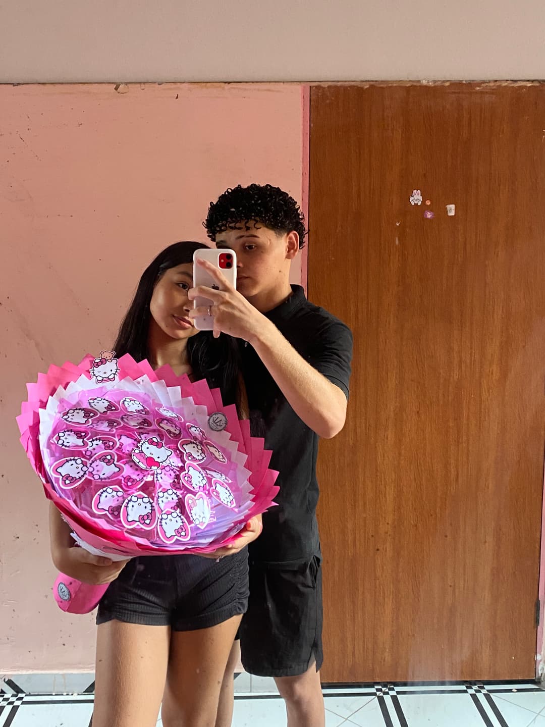 Primeiro dia que eu entreguei um buquê com aliança