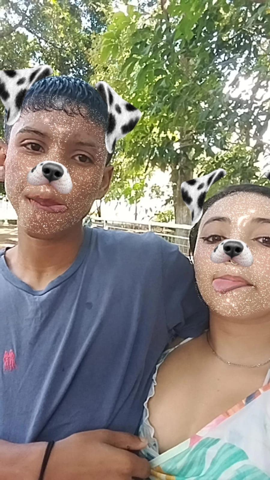 Foi na frente da casa dela