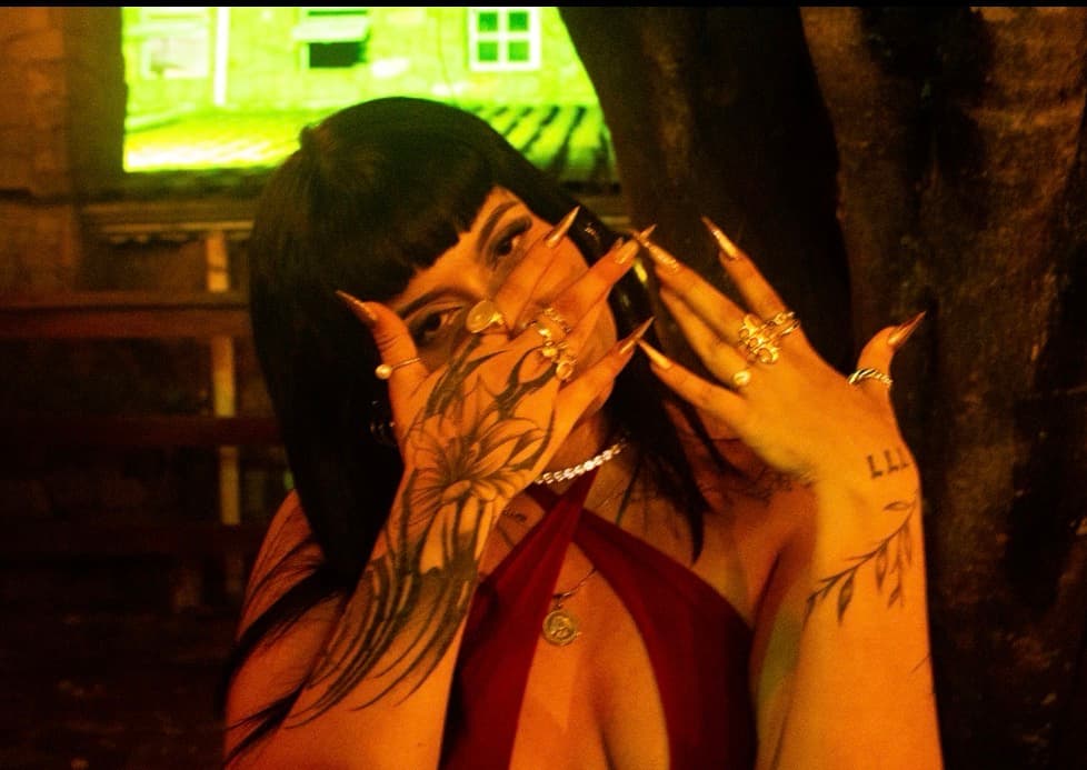 Nosso primeiro contato físico