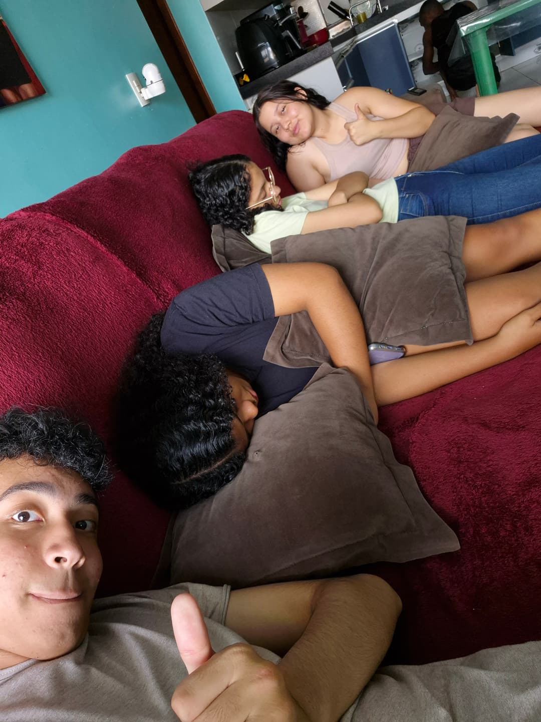 vc cochilando na minha casa kk