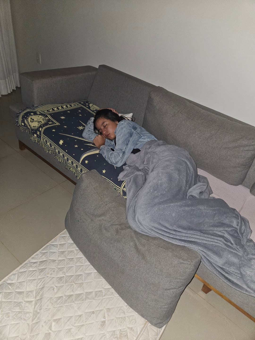 Dormiu la em casa