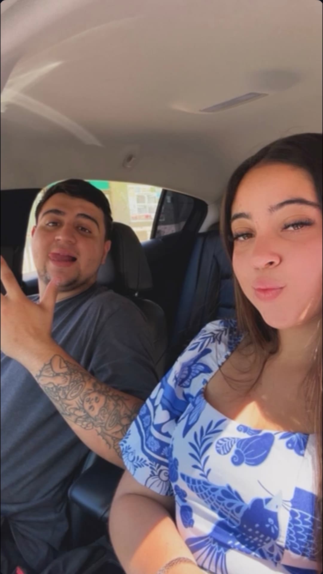 Primeira foto postada juntos