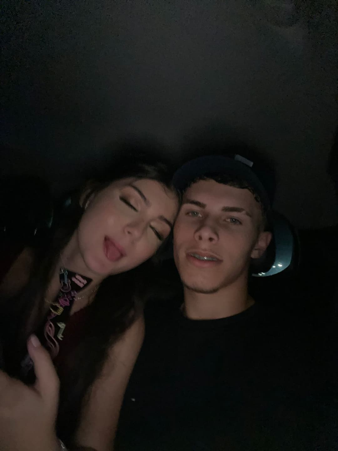 Terceiro momento ao seu lado.